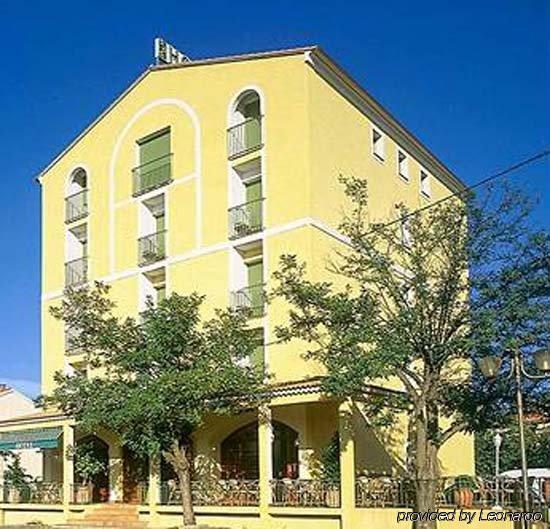 Hôtel Restaurant Atrachjata Adonis Aléria Esterno foto